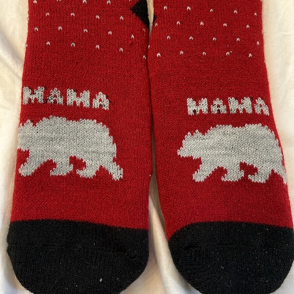 4 pairs of fuzzy slipper socks - Picture 6 of 9
